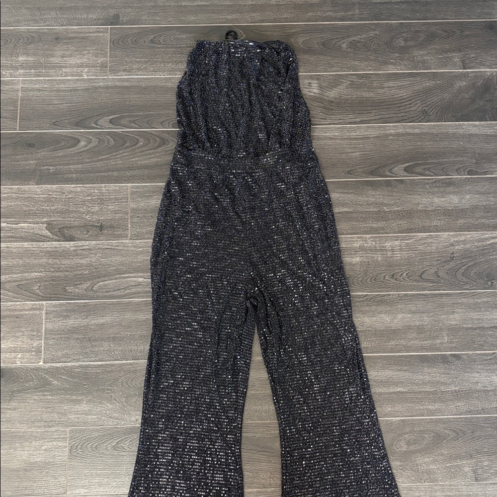 Elegant Black Sequin Jumpsuit - Picture 3 of 8